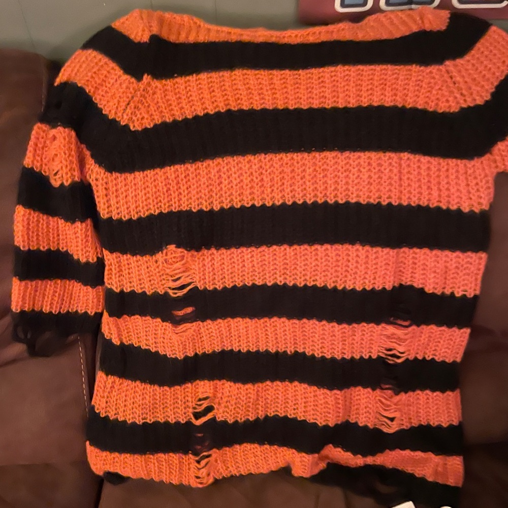 Sweater over sized striped sweater NEW with tags size LG - Picture 4 of 9